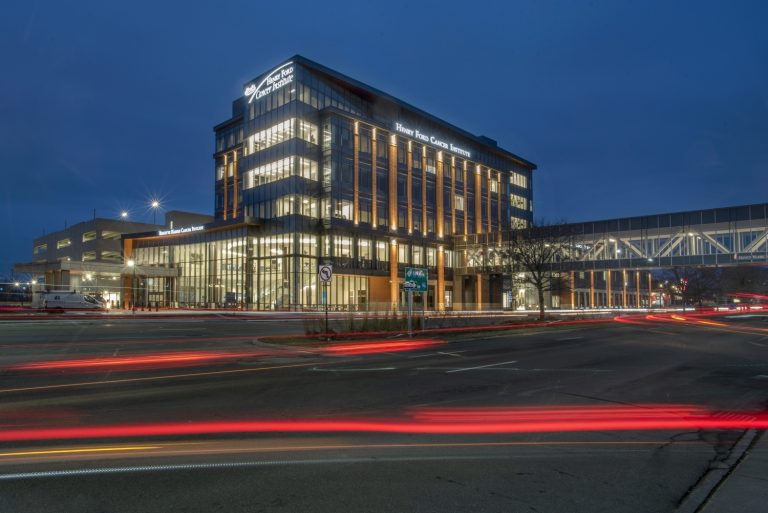 Henry_Ford_Brigitte_Harris_Cancer_Pavilion_-_Exterior_1